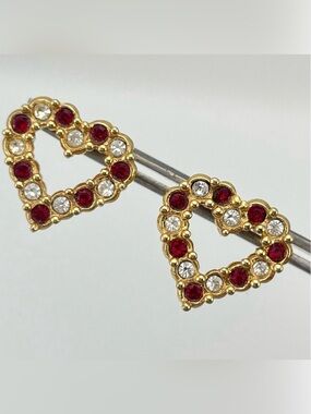 Beautiful Avon Heart Stud Earrings  Vintage Gold Tone with Red Clear Rhinestones